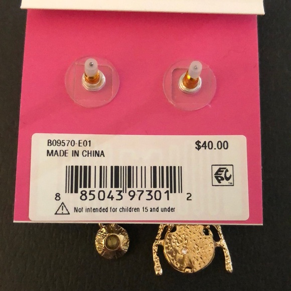 Betsey Johnson Gold Tone Creepshow Spider Mismatch Drop Earrings Crystal NWT - Picture 10 of 11